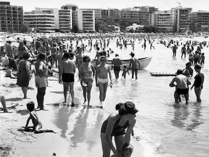 Turistes a Salou, 1975.