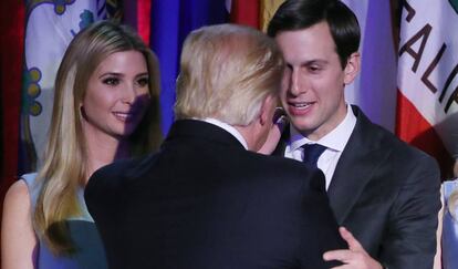 Donald Trump, Ivanka Trump, y Jared Kushner, durante el discurso del electo presidente de EEUU el 9 de noviembre.