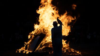 Una imagen de la verbena de Sant Joan, en Barcelona. / Gianluca Battista