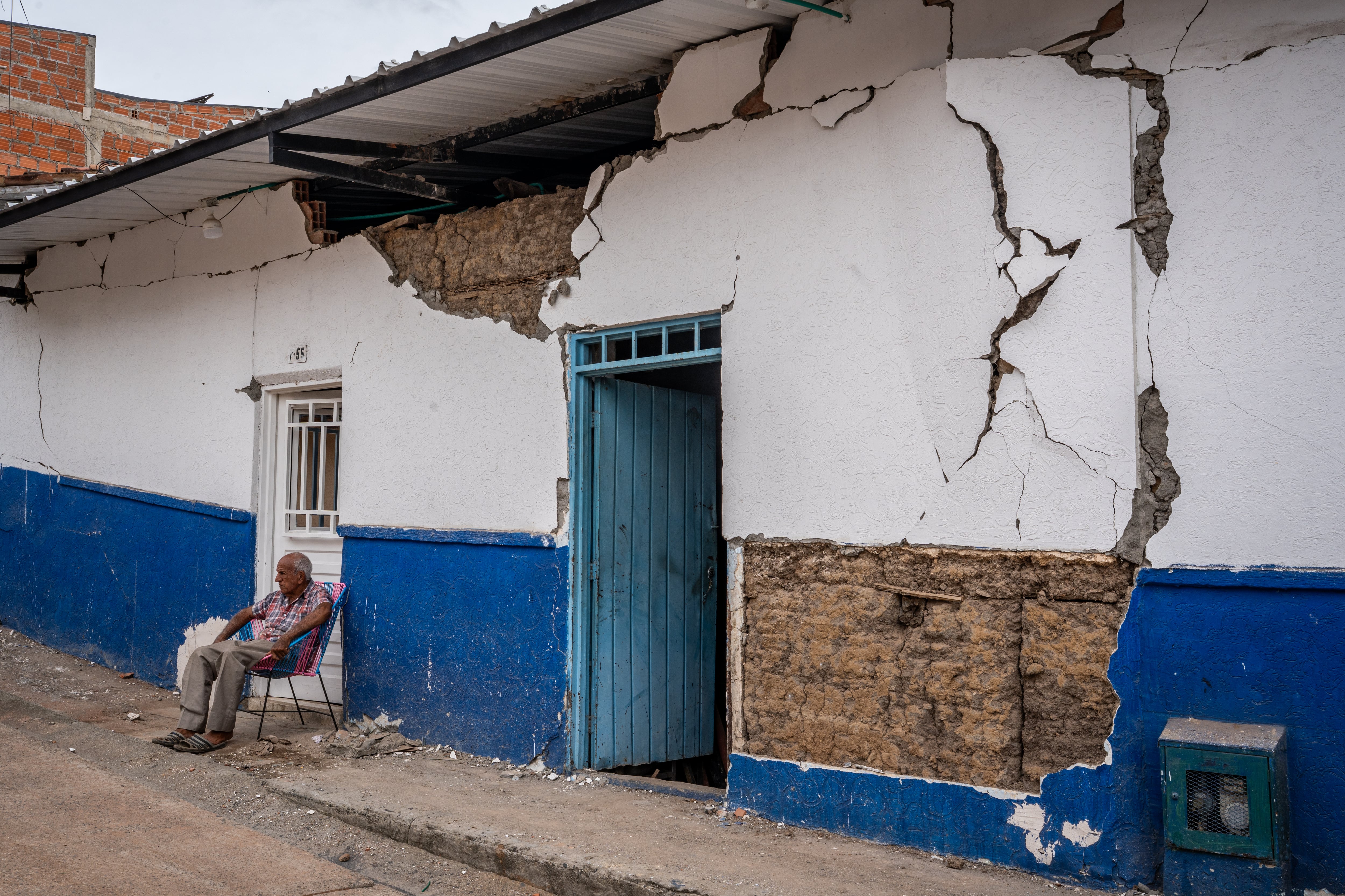 La Bolsa colombiana ignora el terremoto y apunta a cerrar en verde un año de altibajos