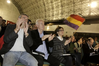 Cayo Lara abre la campaña pidiendo el voto a la izquierda "defraudada" por el Gobierno socialista.