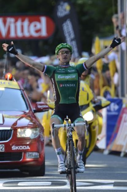 Voeckler celebra la victoria en la etapa de hoy