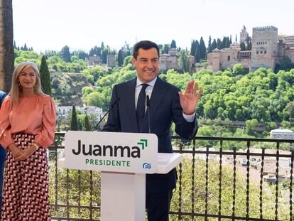 El presidente del PP andaluz, de la Junta de Andalucía, Juanma Moreno, durante la presentación de los cabezas de lista de las ocho provincias andaluzas para las elecciones autonómicas del 19 de junio, este miércoles en Granada.