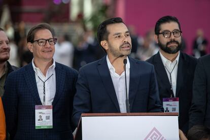 Jorge Álvárez Máynez a su llegada al INE.