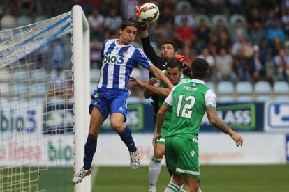 El portero del Betis, Adán, en un momento del partido ante el Ponferradina.