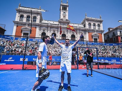 Partido entre los 'super pibes' y Alex Galán y Jon Sanz en Valladolid, perteneciente al World Padel Tour.