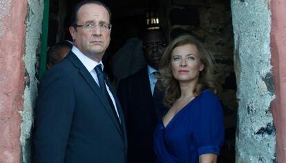 Fran&ccedil;ois Hollande y  Val&eacute;rie Trierweiler, cuando eran pareja.