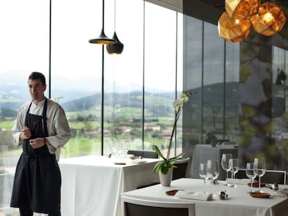 El cocinero vasco Eneko Atxa en su restaurante Azurmendi, en Bilbao.