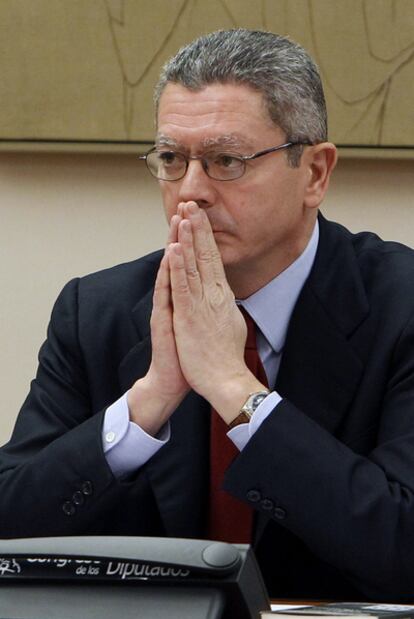 El ministro de Justicia, Alberto Ruiz-Gallardón, durante su comparecencia en el Congreso.