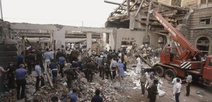 La estaci&oacute;n de tren de Bolonia, el 2 de agosto de 1980, tras la explosi&oacute;n que mat&oacute; a 85 personas