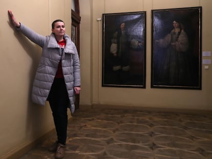 Anna, trabajadora del Lviv Art Gallery en Ucrania, mostraba el viernes la pared del museo donde estaban los cuadros de Goya y Ribera.