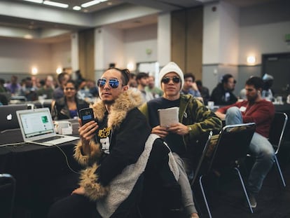 Asistentes del World Cripto Economic Forum en San Francisco.