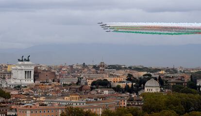 La patrulla aérea acrobática sobrevuela Roma el pasado día 4 de noviembre.