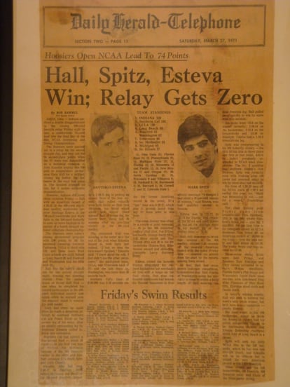 Portada del Daily-Herald Telephone del 27 de marzo de 1971, con fotos de Santiago Esteva y Mark Spitz.