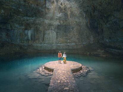 Cenote de Suytun, cerca de la ciudad de Valladolid, en la península de Yucatán (México).