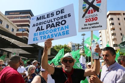 Protesta contra la reducción del trasvase Tajo-Segura del pasado martes en Alicante.