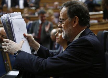 Mariano Rajoy en su esca&ntilde;o del hemiciclo del Congreso de los Diputados. 