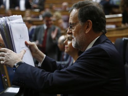 Mariano Rajoy en su esca&ntilde;o del hemiciclo del Congreso de los Diputados. 