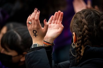 Una mujer participa en la huelga estudiantil feminista del pasado 8 de marzo en la Puerta del Sol.