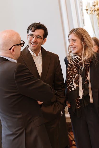 Mario Mira e Inés Rovira, de Bulgari, con Juan Carlos Oyanguren, de Cartier.
