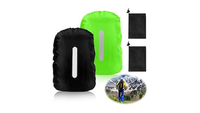 Funda para mochila sobre fondo blanco.