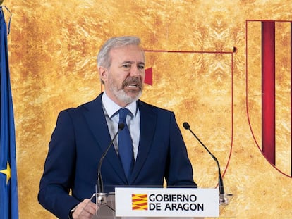 El presidente en funciones de Aragón, Jorge Azcón, durante la celebración del acto institucional de San Jorge en la Iglesia de San Pedro, en Teruel, este martes. Pactos PP y Vox con la prioridad nacional