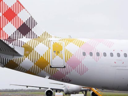 Cola de una de las aeronaves de la compañía Volotea.