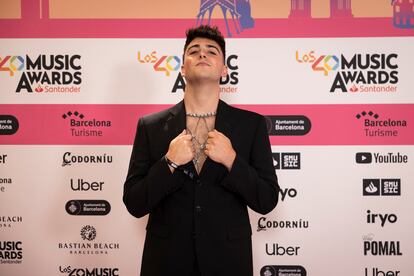 El cantante Juanjo Bona, en la alfombra roja de la cena de nominados de Los 40 Music Awards celebrada en el museo marítimo.