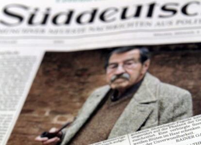 Imagen de la primera del diario alem&aacute;n &#039;Sudde&uuml;tsche Zeitung&#039;, en la que aparece el escritor G&uuml;nter Grass.