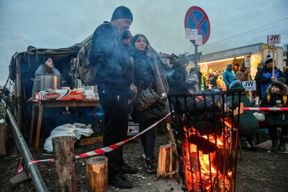 Refugiados en Dorohusk, en la frontera de Polonia con Ucrania, el sábado 5 de marzo. 
