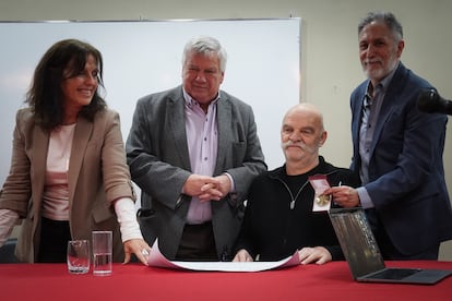 ARGENTINA-MARTÍN CAPARRÓS-DOCTORADO HONORIS CAUSA