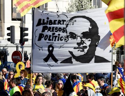 La manifestació ha tingut lloc amb el lema ‘Autodeterminació no és delicte. Democràcia és decidir’, aquest dissabte a Madrid.