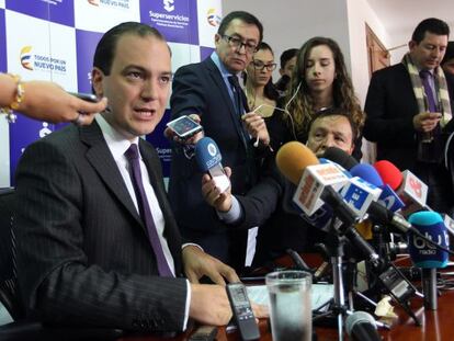 El superintendente de Servicios P&uacute;blicos de Colombia, Jos&eacute; Miguel Mendoza, ayer en una rueda de prensa en Bogot&aacute;