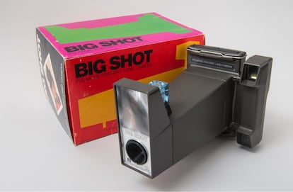  Cámara Big Shot de Polaroid de comienzos de los setenta. Andy Warhol popularizó este modelo, con el que tomaba docenas de imágenes como preparación para sus retratos pintados.