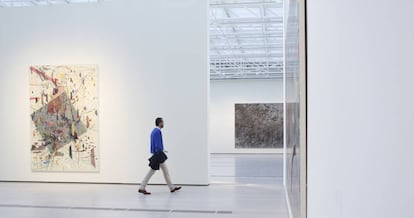 Vista de la exposición de Julie Mehretu en el Centro Botín de Santander.