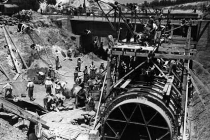 Presos republicanos, durante la construcción del Canal del Guadalquivir.