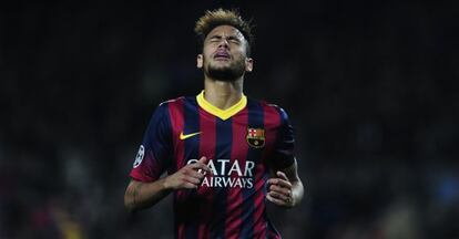 Neymar lamenta una ocasión fallada.
