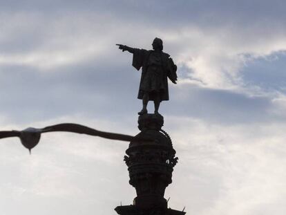 Monumento a Cristóbal Colón en el puerto de Barcelona.