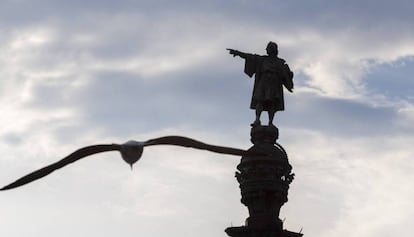 Monumento a Cristóbal Colón en el puerto de Barcelona.