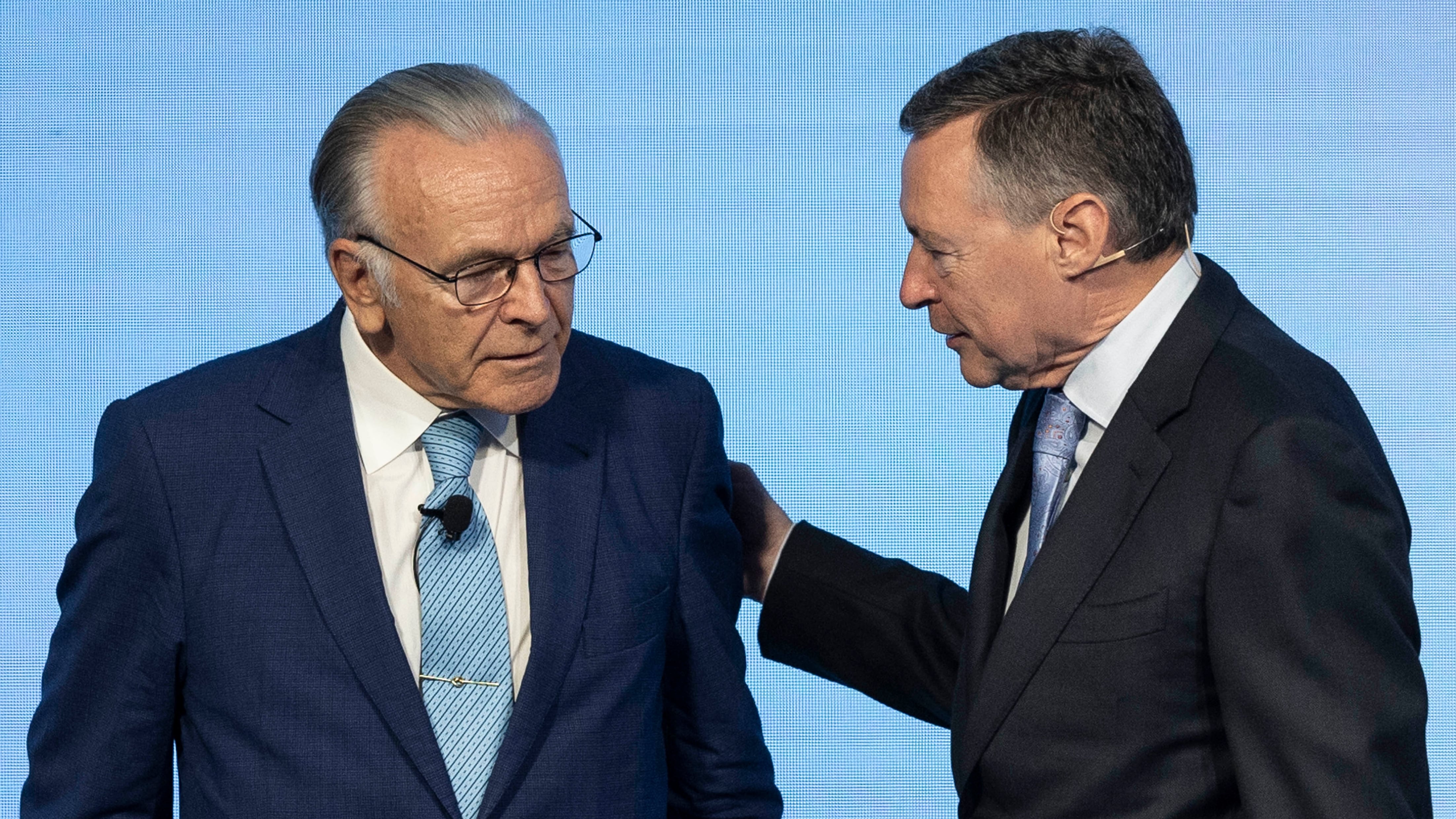 El presidente de CriteriaCaixa, Isidre Fainé, junto al ex consejero delegado, Ángel Simón.