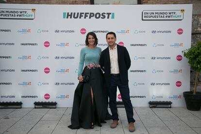 Macarena Olona con David Fernández Sanchidrián, el director de 'El HuffPost'.