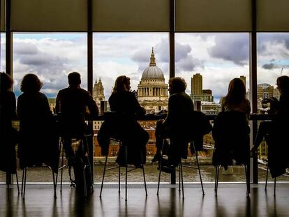 Hay que tomar aunque sea sólo un café en la Tate Modern para tener estas vistas