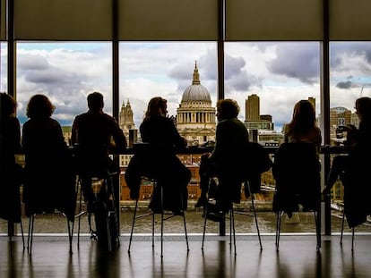 Hay que tomar aunque sea sólo un café en la Tate Modern para tener estas vistas