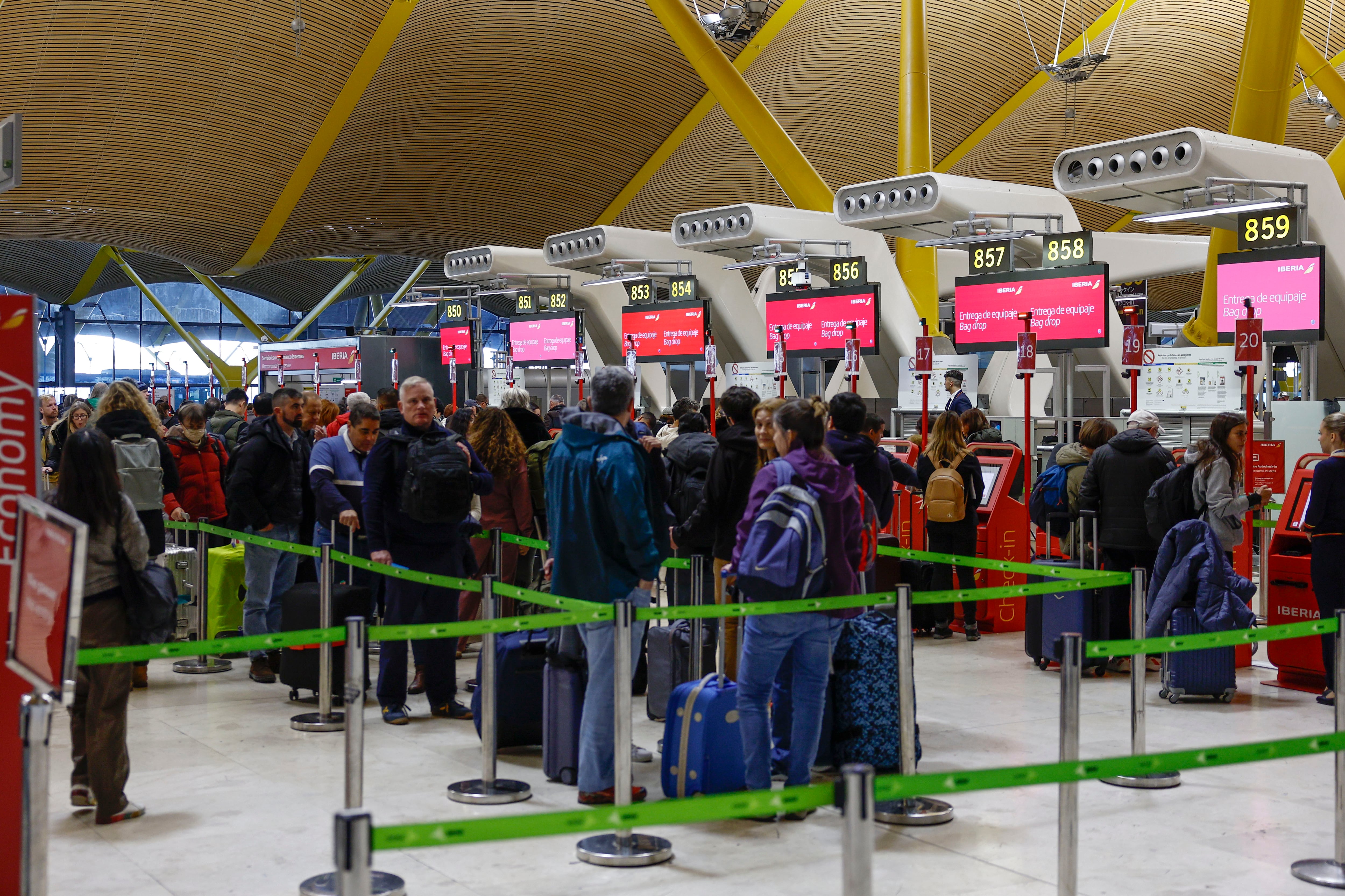 Las aerolíneas exigen que Aena renuncie a subir sus tarifas ante el auge del tráfico