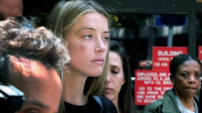 Amber Heard, tras declarar ante el juez.