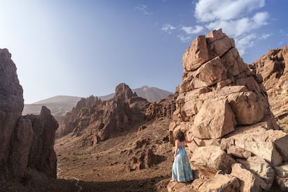 '¿Cuánta abrumadora sabiduría alberga cada roca de magma, escupida por una miniatura como el Teide? Por suerte, algún día, formaré parte de todo esto. De nuevo'. (Las Cañadas del Teide, Tenerife, agosto de 2024).