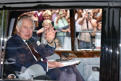 Charles III en route to Buckingham Palace after being proclaimed king