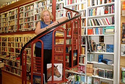 María Teresa Castells, en la librería Lagun, de San Sebastián.