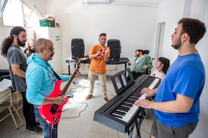 'Los Sabadabadú' durante un ensayo en Buenos Aires, el 1 de abril.