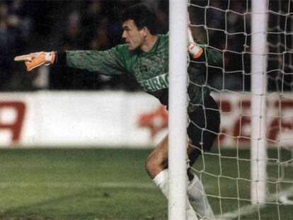 Liaño, en la portería del Deportivo en 1993, el año del debú europeo.